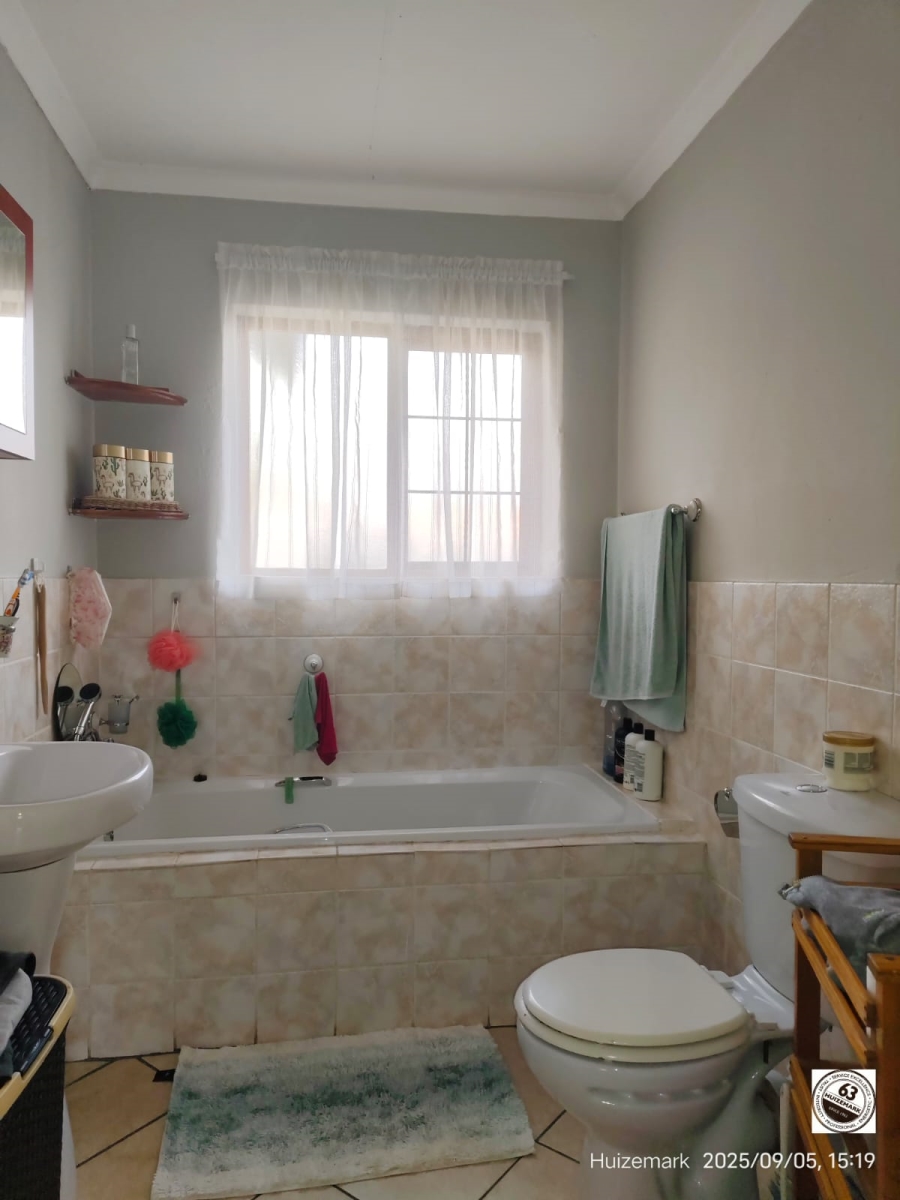 2 Bedroom Property for Sale in Vaalpark Free State